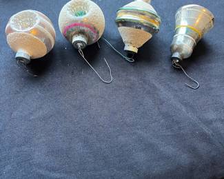 L62 - $35. Vintage Mercury Glass Ornaments. 8 Pieces.