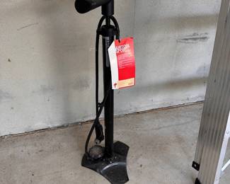 L92 - $15. Airtool Sport Bike Pump.