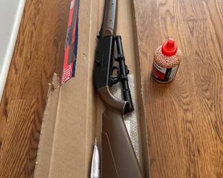 L86 - $40. Crosman 2100 Classic Dual Ammo BB Gun. Shoots pellets & BBs. Variable- Pump Air Rifle. In box, looks brand new.