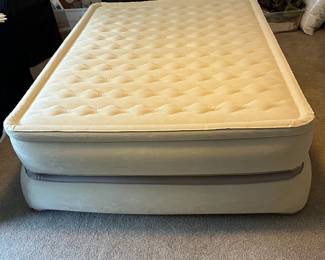 L64 - $35. *Tall* Queen size Aero Bed with built in pump & storage bag. Works and holds air! Blown up it is 59" x 77" x 24" tall.