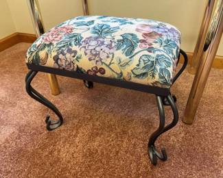 122 Trend Setting Floral Footstool