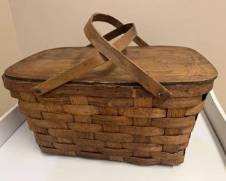 122 Vintage Picnic Basket