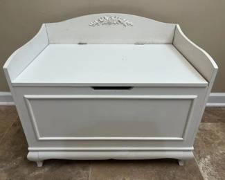 122 Storage Bench