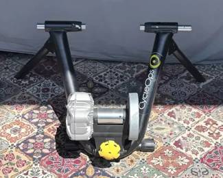CycleOps Fluid Bike Trainer Stand  Indoor Cycling Trainer w Resistance Unit