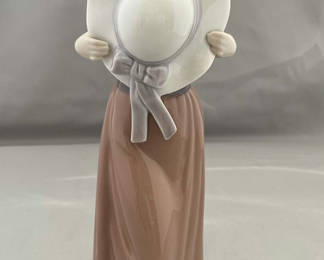 Lot 89: Lladro Figurine Bashful Girl With Sun Hat 5007
