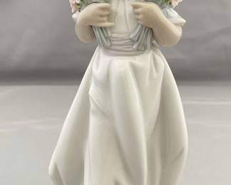 Lot 90: Lladro Young Girl Spring Bouquets In Box Perfect Condition, 1987