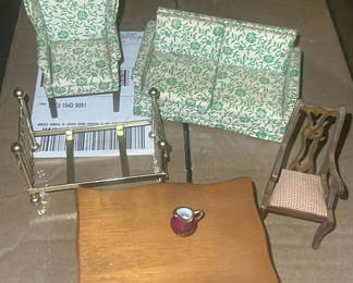 Lot 39: Lot Shackman & MCM Doll Furniture