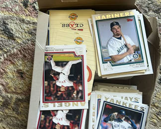 Lot 16: 2004 Topps Baseball Cards Duplicate Box Lot