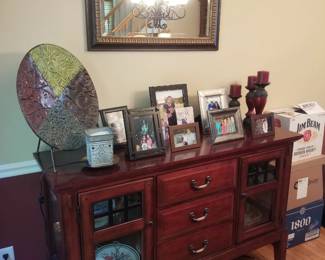 Broyhill dining set: sideboard
