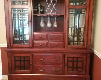 Broyhill dining set: wine breakfront