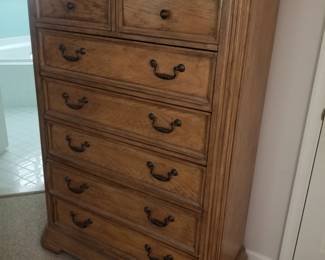 7-drawer dresser