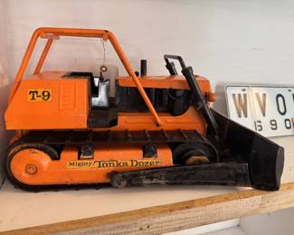 Tonka Dozer, WVOK promotional tag with working transistor radio bundle!
