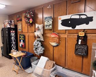 Signs & Home Decor
