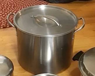 Cooking pots