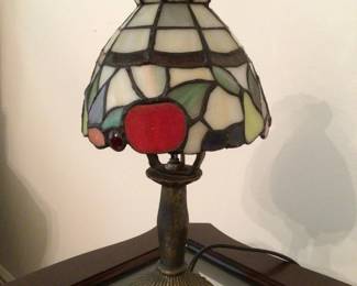 Small lamp w/stained glass globe (wires are showing)
