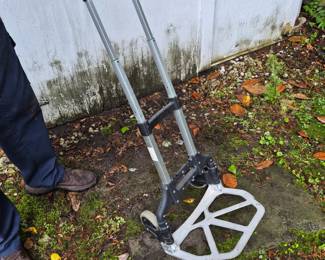 Foldable hand cart