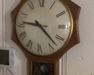 Wall clock (does work)