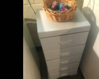 5 drawer short dresser!