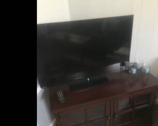 Toshiba flat screen and media stand!