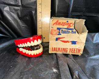 Amazing Talking Teeth $5.00