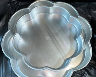 Cake Pans #1 $6.00