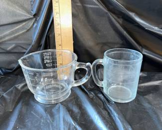 2 measuring Cups $6.00
