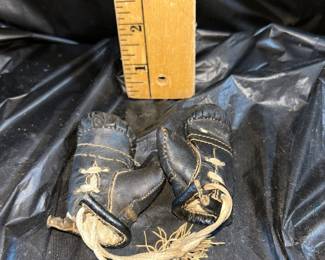 Mini Gloves $3.00
