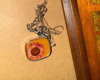 Flower Pendant with Chain $4.00