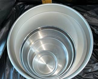 Cake Pans #2 $8.00