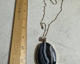 Large Black and White Pendant with Chaine $12.00