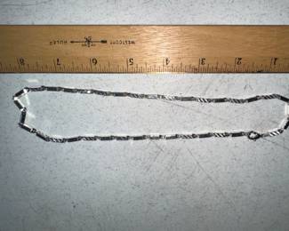 Silver Tone Necklace $5.00