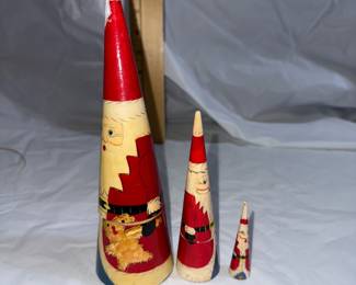 Santa Nesting Dolls $8.00