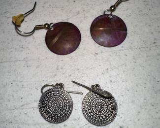 2 Pairs of Round Earrings $6.00