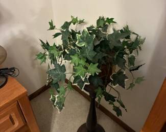 pedestal stand