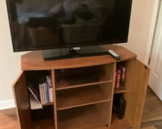 Samsung 40Inch LED HDTV with Corner Media Console