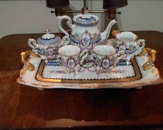 Lamogue tea set