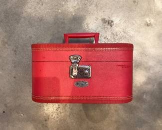 Red vanity case