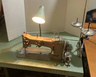 Pfaff 130 Sewing Machine With Mounted 2 Spool Thread Stand