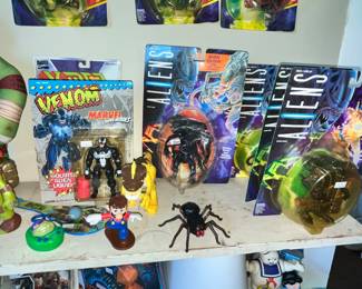 VENOM / ALIENS NEW IN PACKAGE