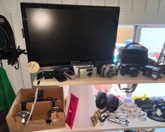 DYNEX TV, DIGITAL CAMERAS