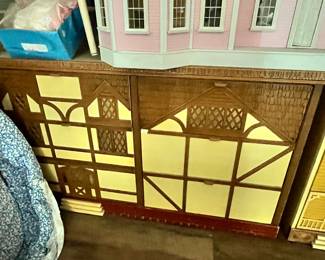 DOLLHOUSE DRESSER BY SINGER