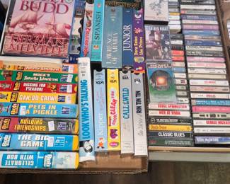 VHS, CASSETTES