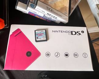 NINTENDO DSi “ MAGENTA” COMPLETE