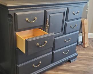 Lexington dresser