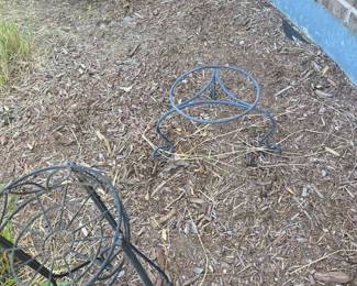 plant holders front yard