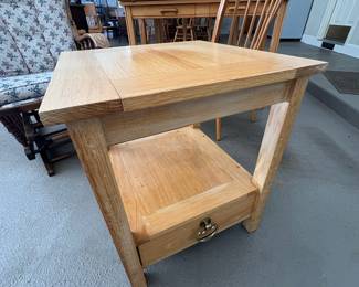 Solid Oak Shaker Style End Table with Drawer