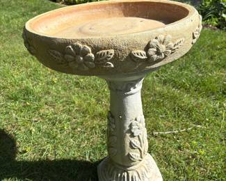 Massarelli "Wild Flower" Concrete Bird Bath