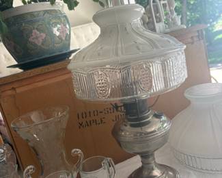 Aladdin Lincoln Drape Oil Lamp with Frosted Glass Shade