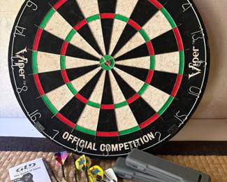 GLD Products "Razorback" Official Competition Dartboard with Viper Darts and Case