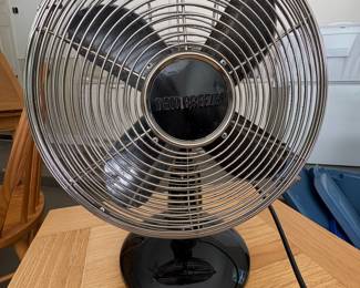 Deco Breeze Retro Style Desk Fan